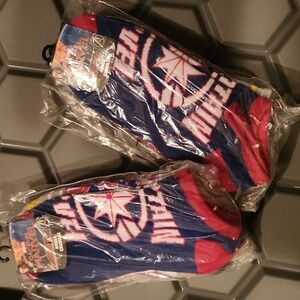 Captain Marvel  2 Packs of Ankle Socks 10 Pairs Total Size 9-11